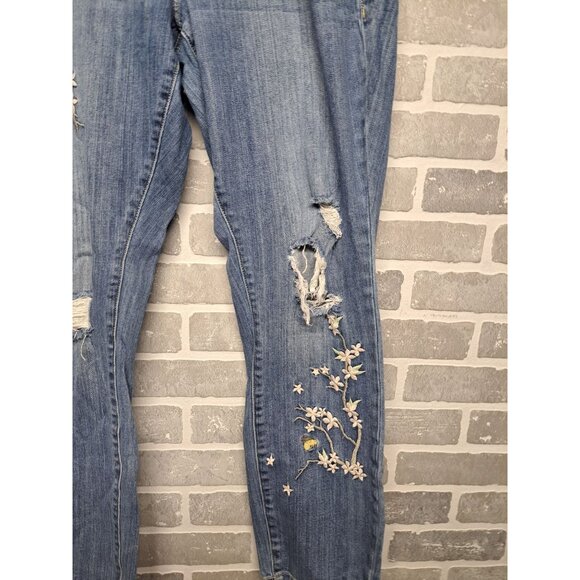 TORRID‎ Women's Distressed Floral Embroidered BoyFriend  Jeans Size 14R - Picture 3 of 8